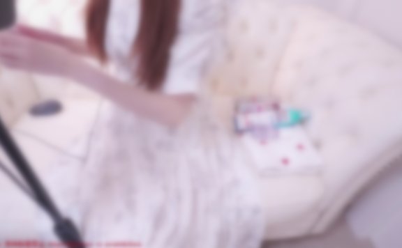 利香生放送 碎花连衣裙耳语与放松