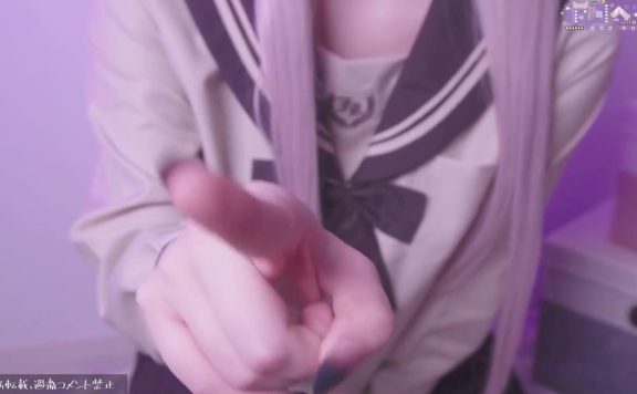 猫田ぺぺろ 穿水手服的前辈被她舔耳攻击