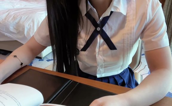 乔安近期流出新作《加班女职员》等2V